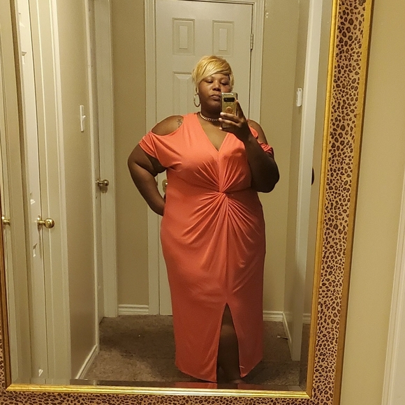 🎈SALE🎈👗#16.”SUNBURST” DRESS👗 - Picture 2 of 3